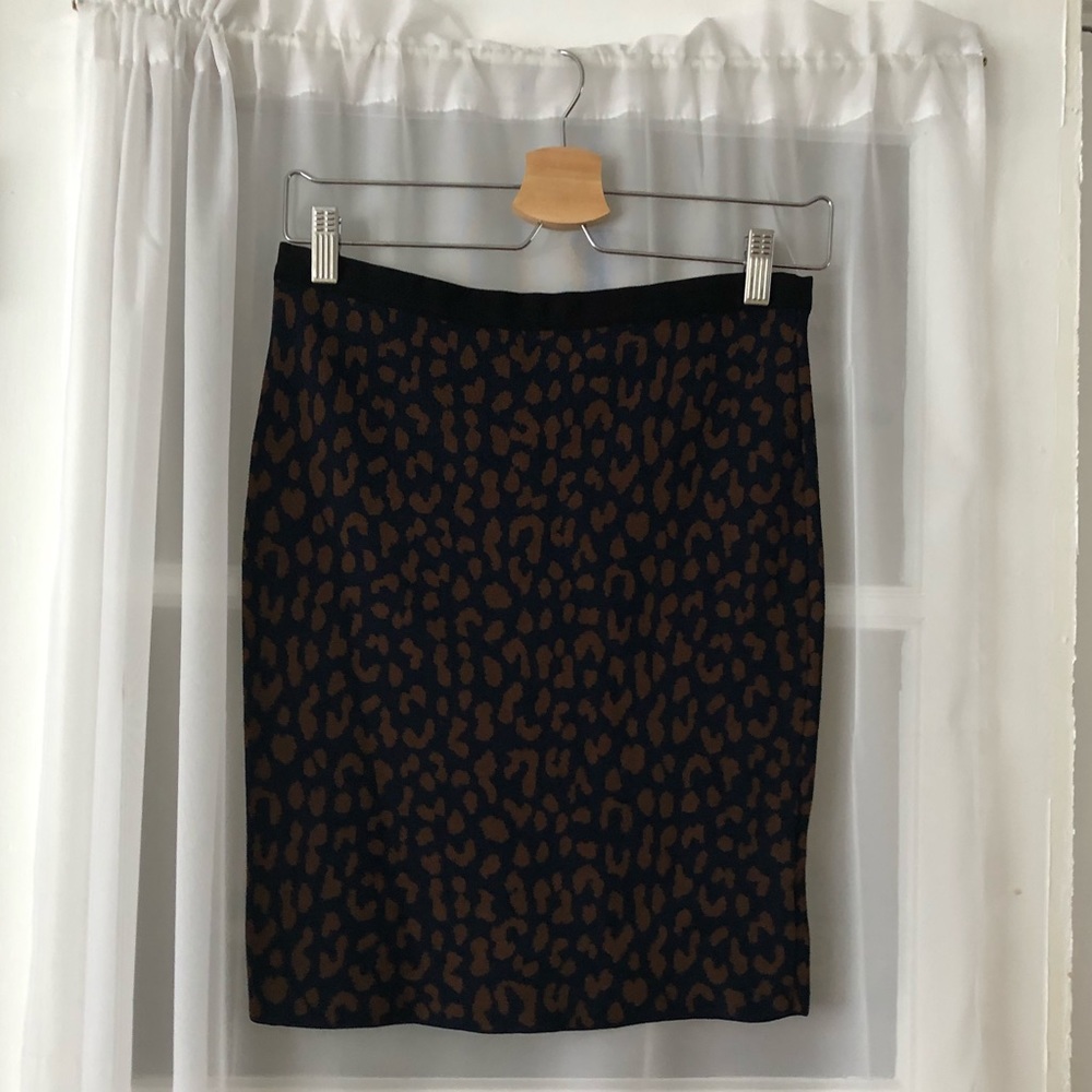 Rachel Roy Mini Skirt. Leopard print design
